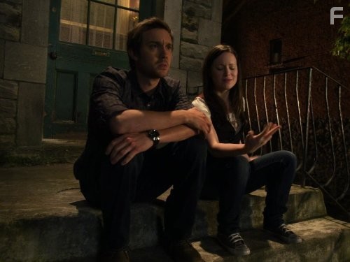 Sam Huntington and Alison Louder in Быть человеком (2011)