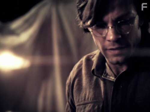 Kyle Schmid in Быть человеком (2011)