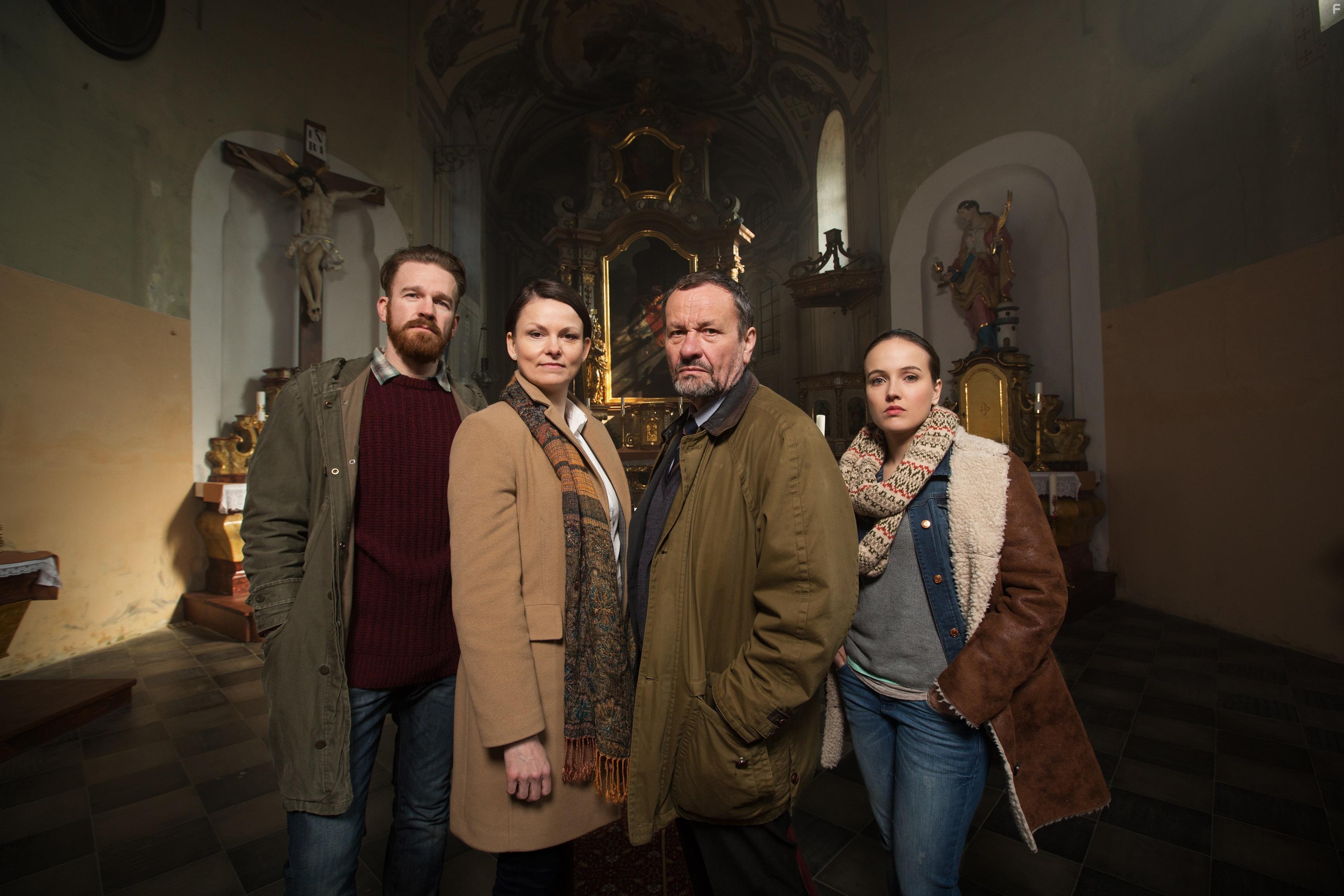 Klra Melskov, Miroslav Krobot, Stanislav Majer, and Tereza Voriskova in Prpad pro exorcistu (2015)