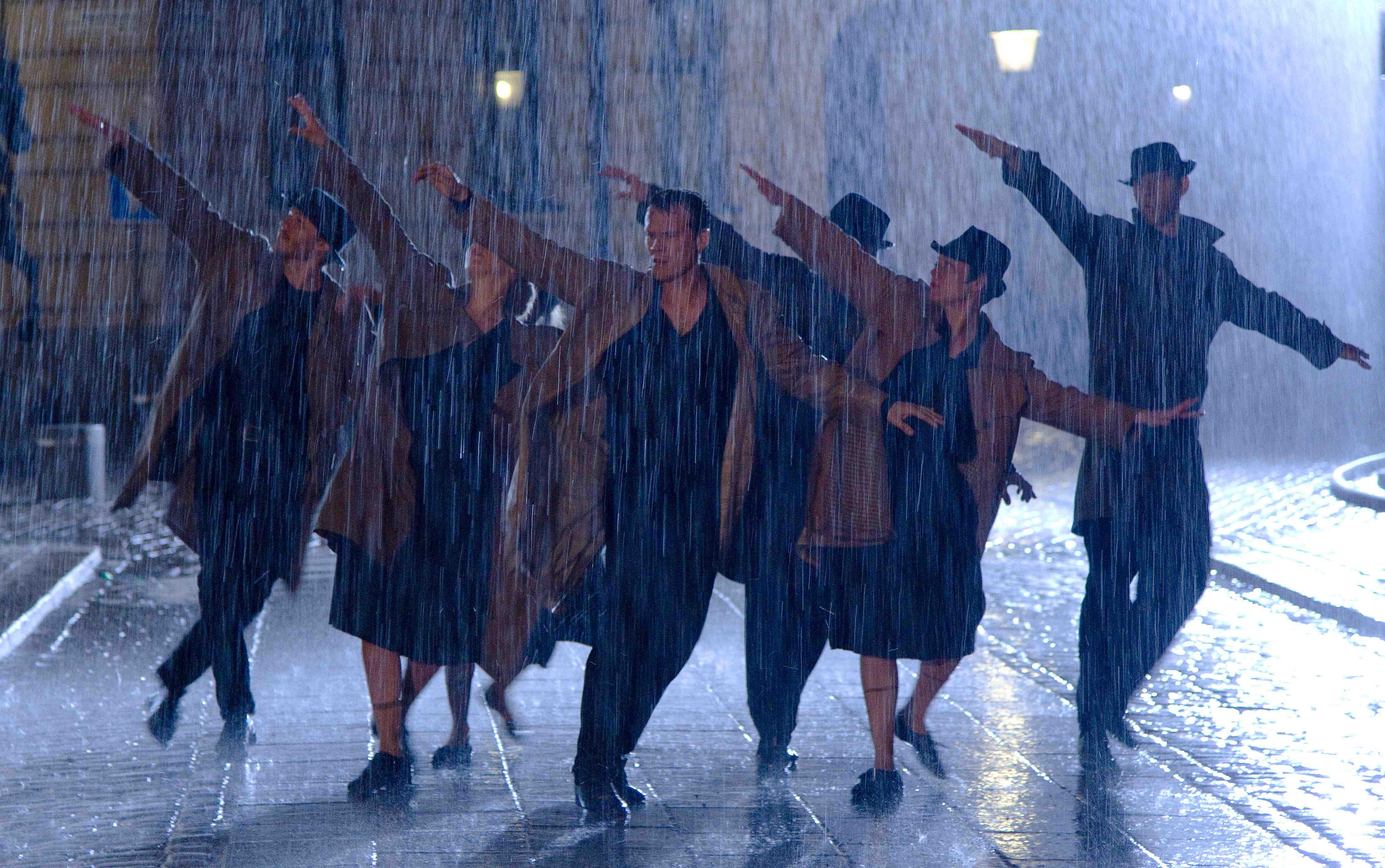 Сначала танец