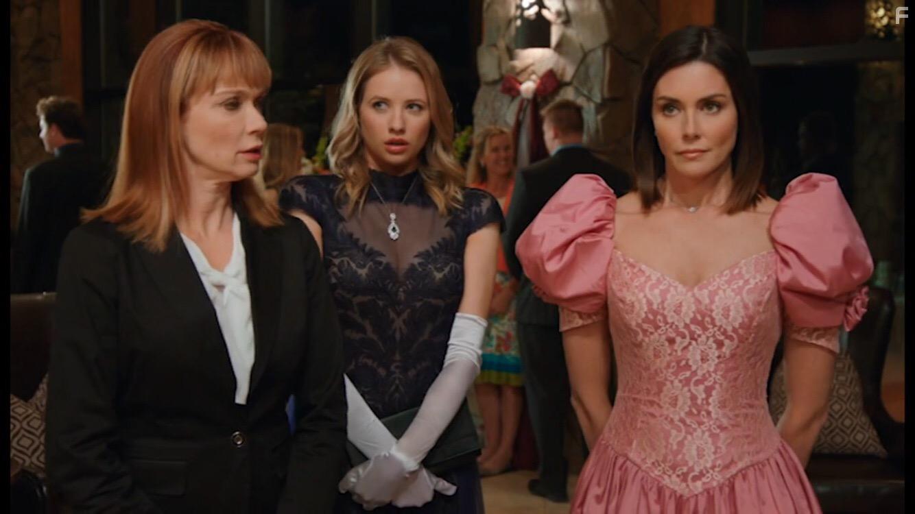 Lauren Holly, Taylor Cole, and Kassandra Clementi in My Summer Prince (2016)