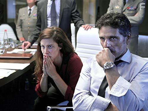 Pascal Elb and Anna Mouglalis in Baron noir (2016)