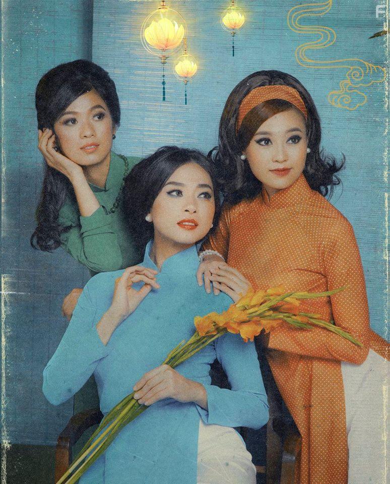 Veronica Ngo, Ninh Duong Lan Ngoc, and Oanh Kieu in C Ba Si Gn (2017)