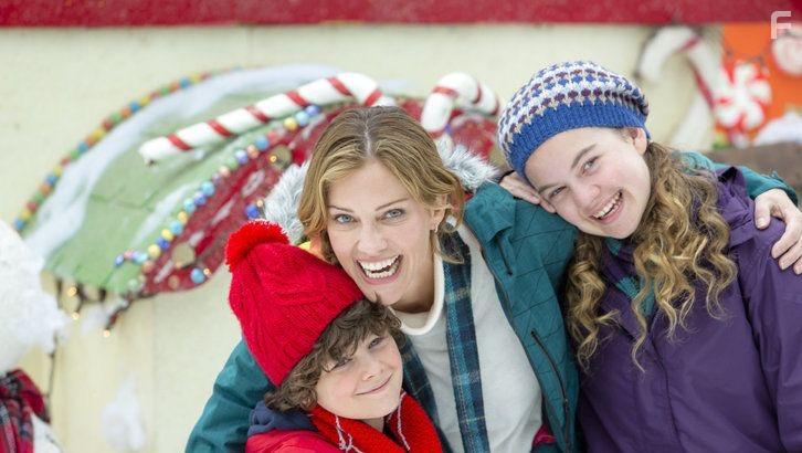 "Operation Christmas" Hallmark (2016) with Tricia Helfer and Megan Charpentier
