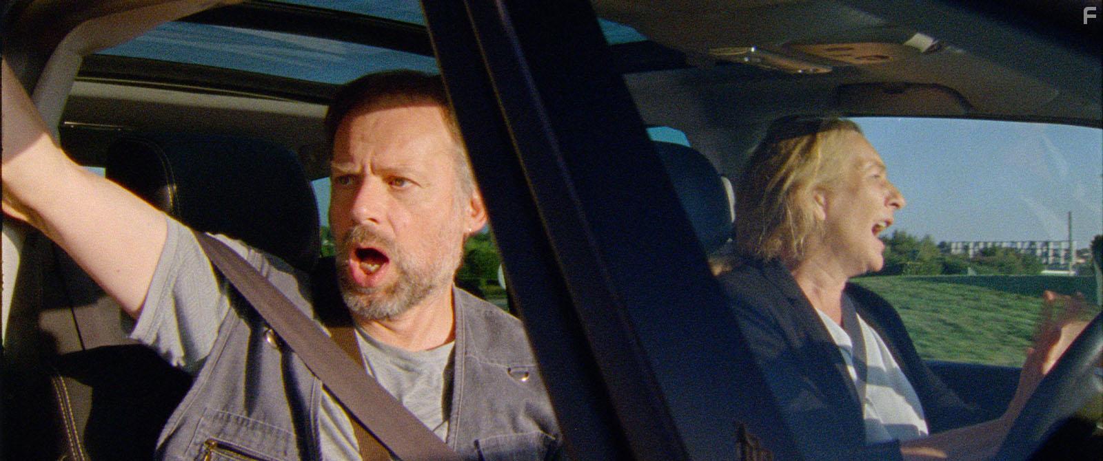 Corinne Masiero and Denis Podalyds in Effacer l'historique (2020)