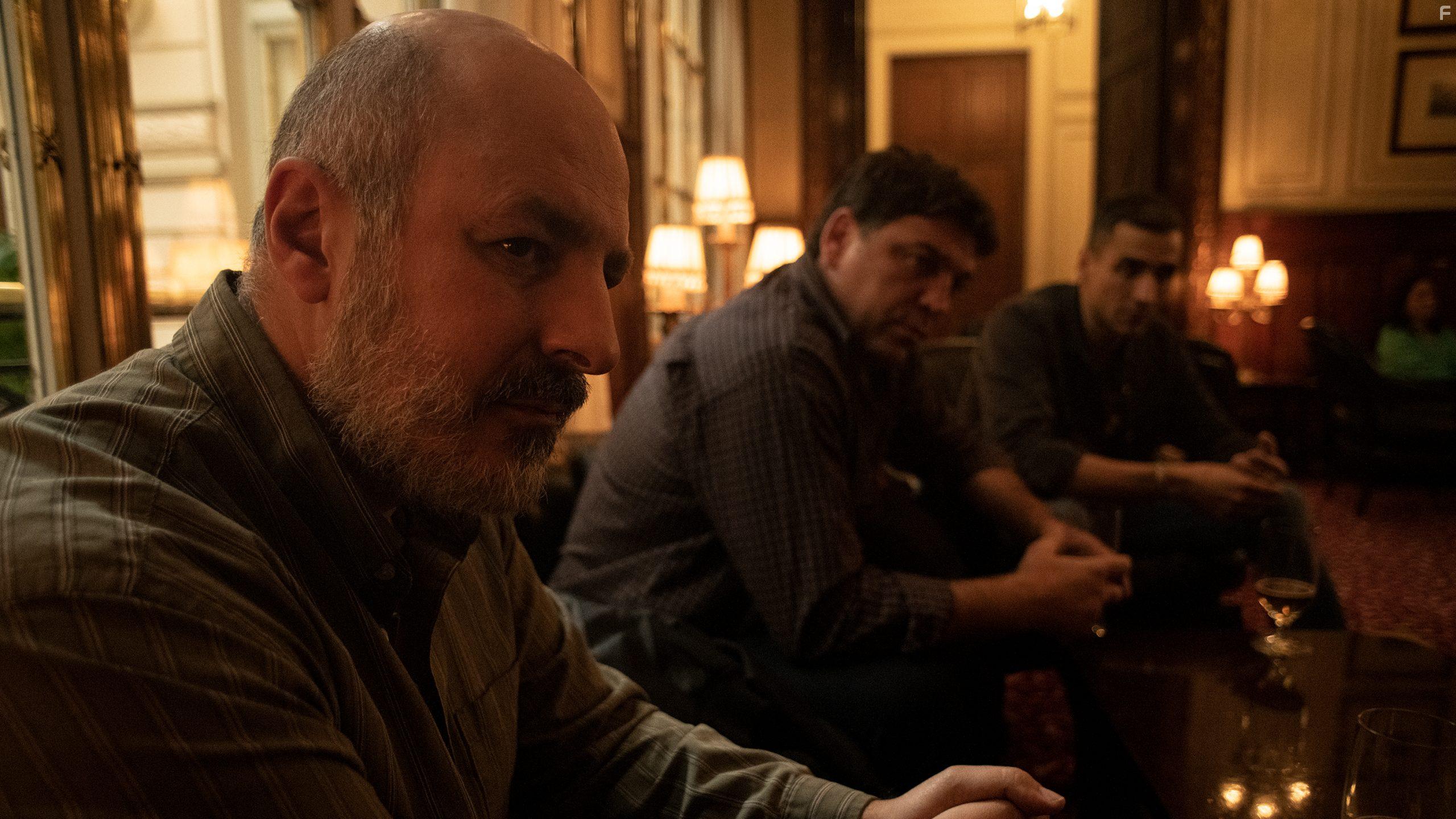 Roberto lamo and Hovik Keuchkerian in Antidisturbios (2020)