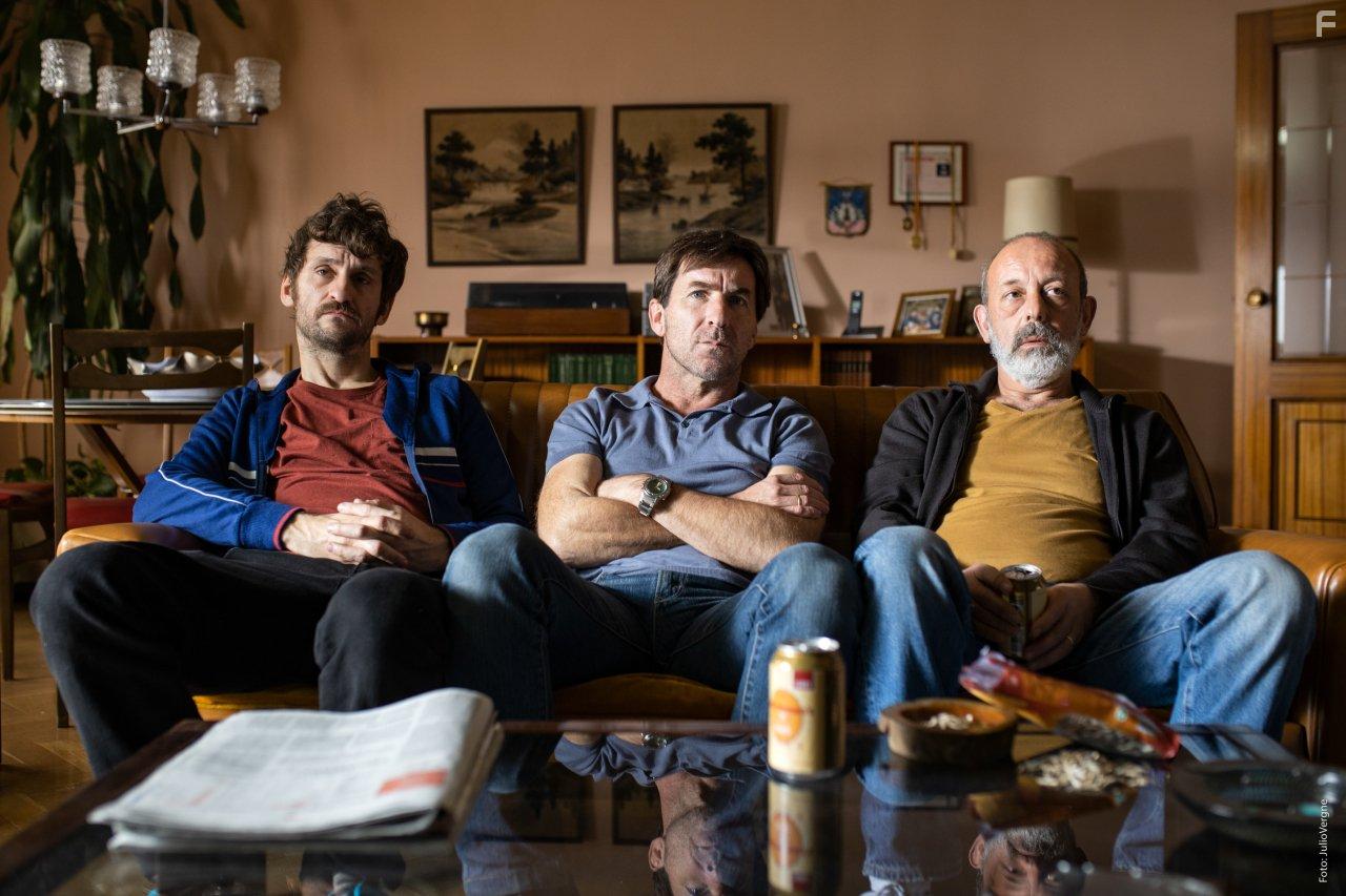 Antonio de la Torre, Ral Arvalo, and Chema del Barco in El plan (2019)