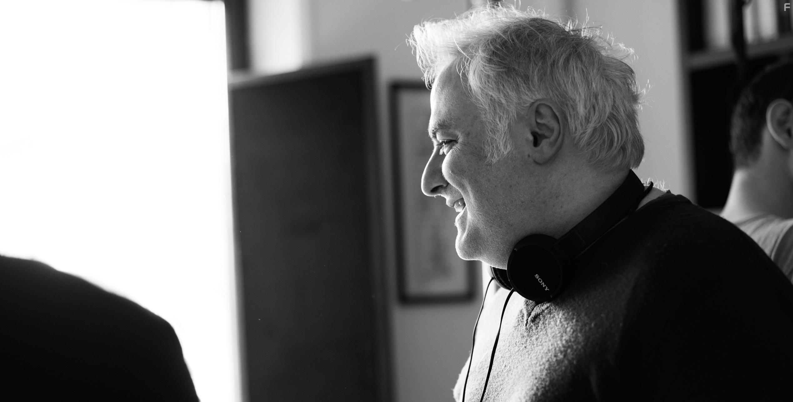 Emiliano Corapi in L'amore a domicilio (2019)