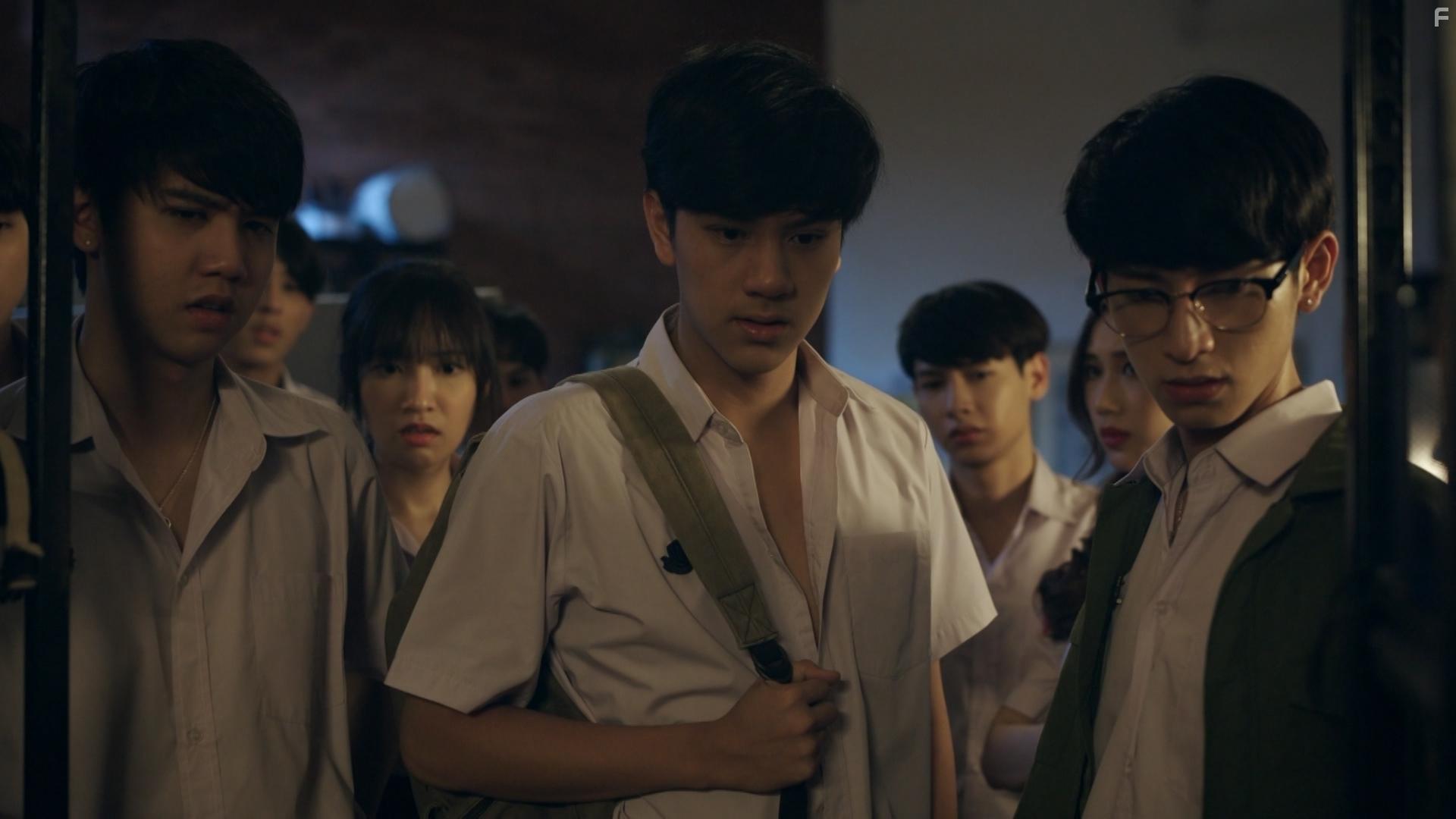 Wachirawit Ruangwiwat, Harit Cheewagaroon, and Korapat Kirdpan in The Gifted: Graduation: Episode #1.1 (2020)