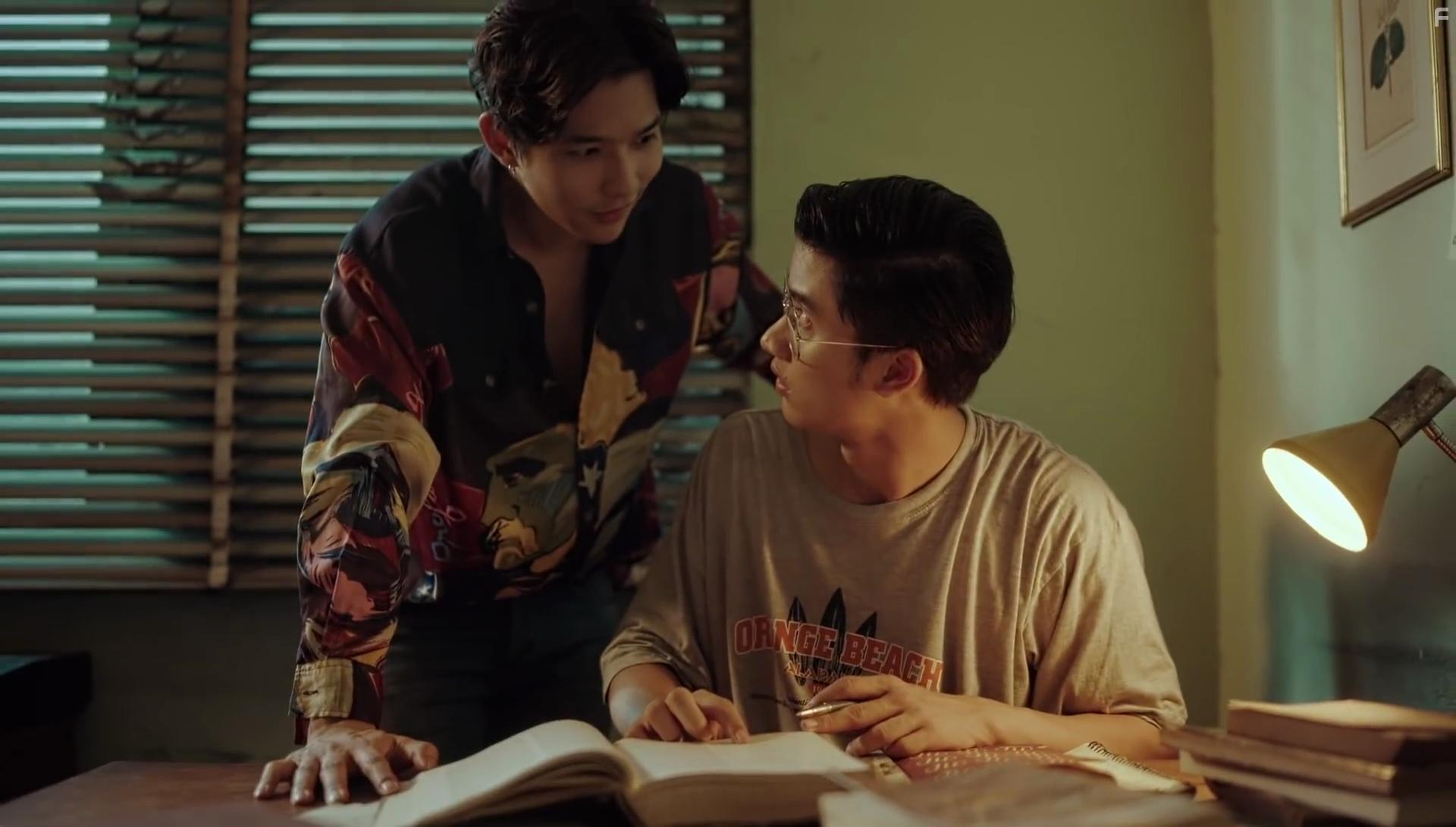 Tawan Vihokratana and Thanat Loekhunnasombat in The Gifted: Graduation (2020)