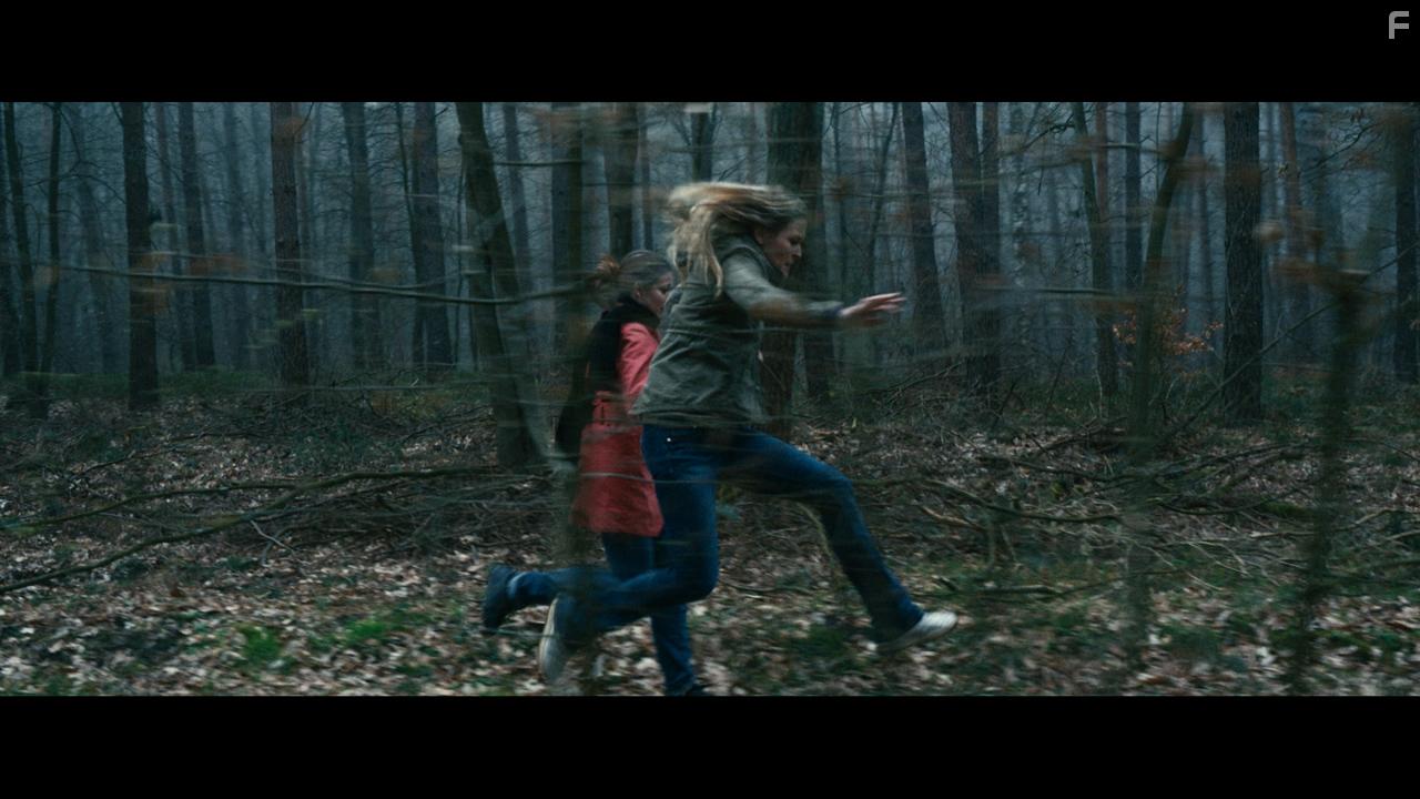 Judith Hoersch and Esther Maa in Ingenium (2018)