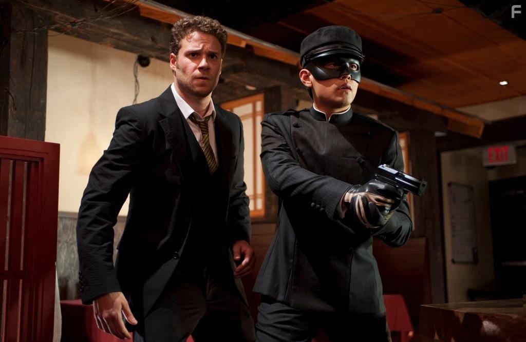 Seth Rogen and Jay Chou in Зеленый шершень (2011)