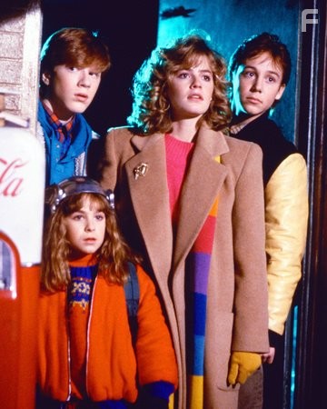 Elisabeth Shue, Maia Brewton, Keith Coogan, and Anthony Rapp in Приключения няни (1987)