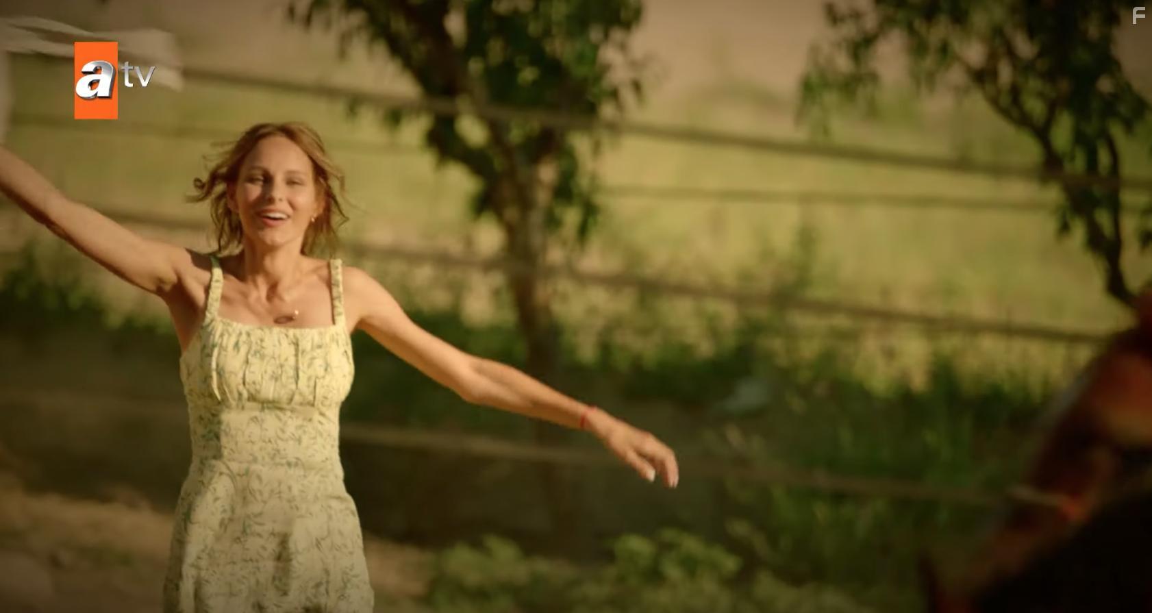 Jessica May in Maria ile Mustafa (2020)