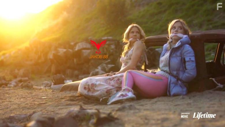 Brittany Underwood and Kabby Borders in Off the Grid (2020)