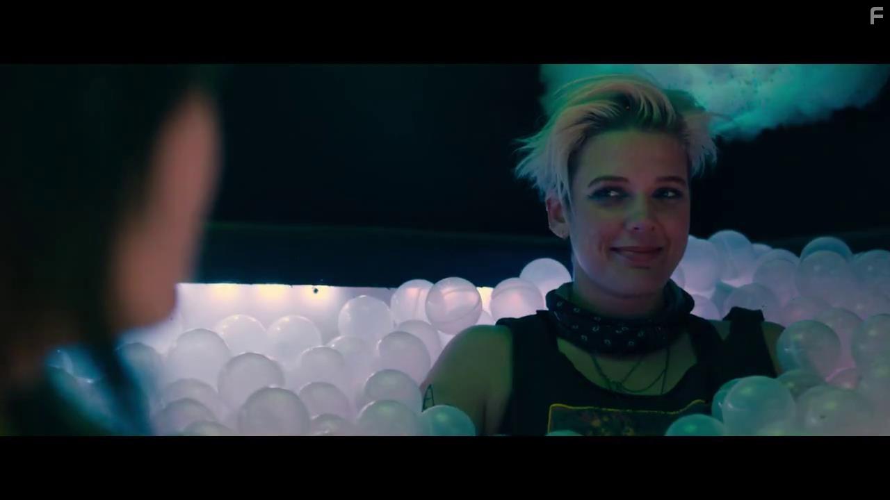 Betty Who in Unpregnant (2020)