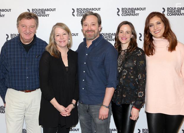 Kate Walsh, Larry Bryggman, Tasha Lawrence, Jeremy Shamos, and Maria Dizzia in If I Forget (2017)