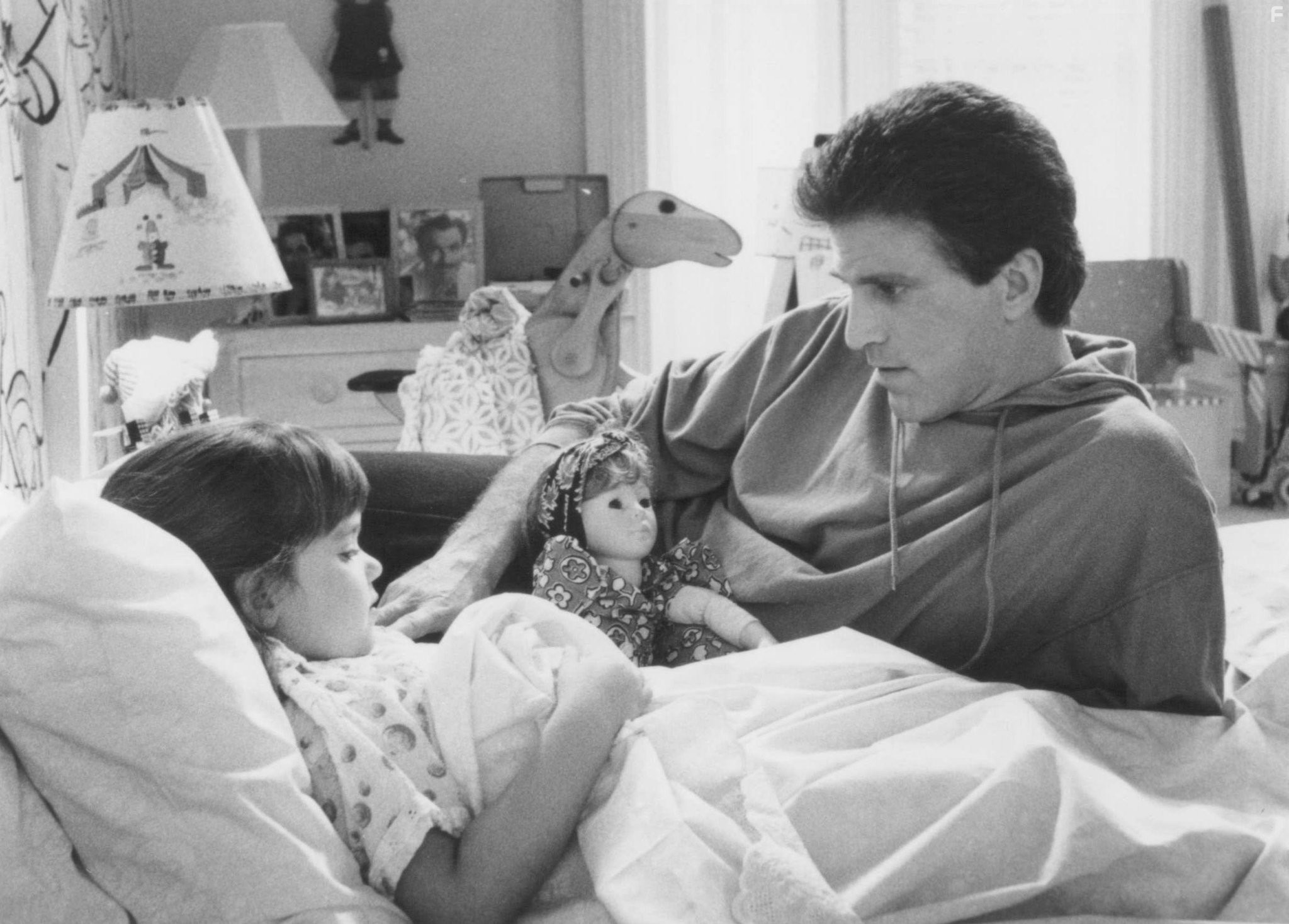 Ted Danson and Robin Weisman in Трое мужчин и маленькая леди (1990)