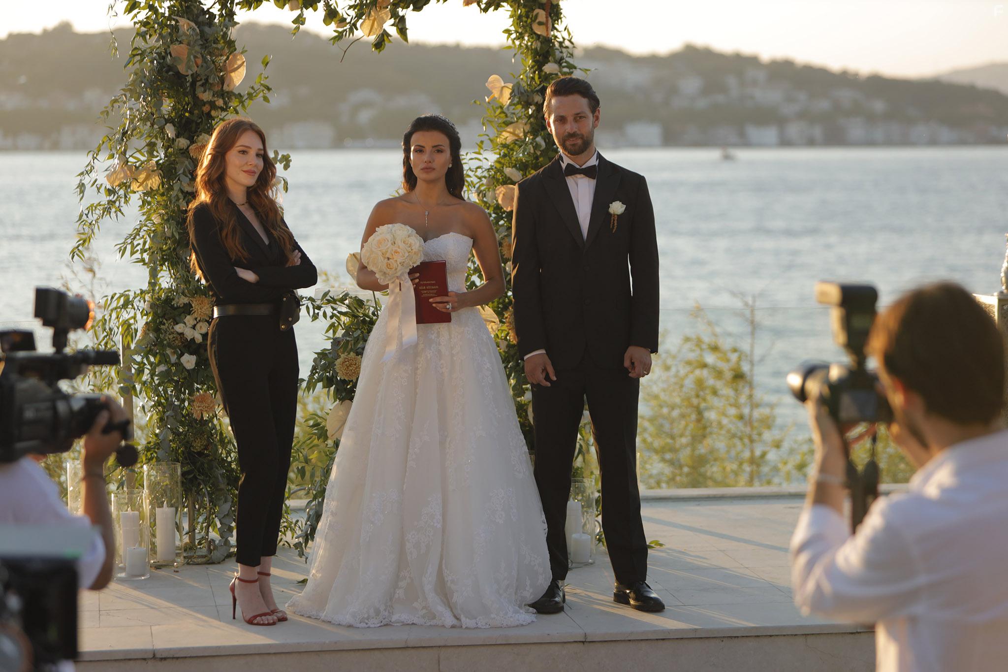 Elin Sangu in Iyi Gnde Kt Gnde (2020)