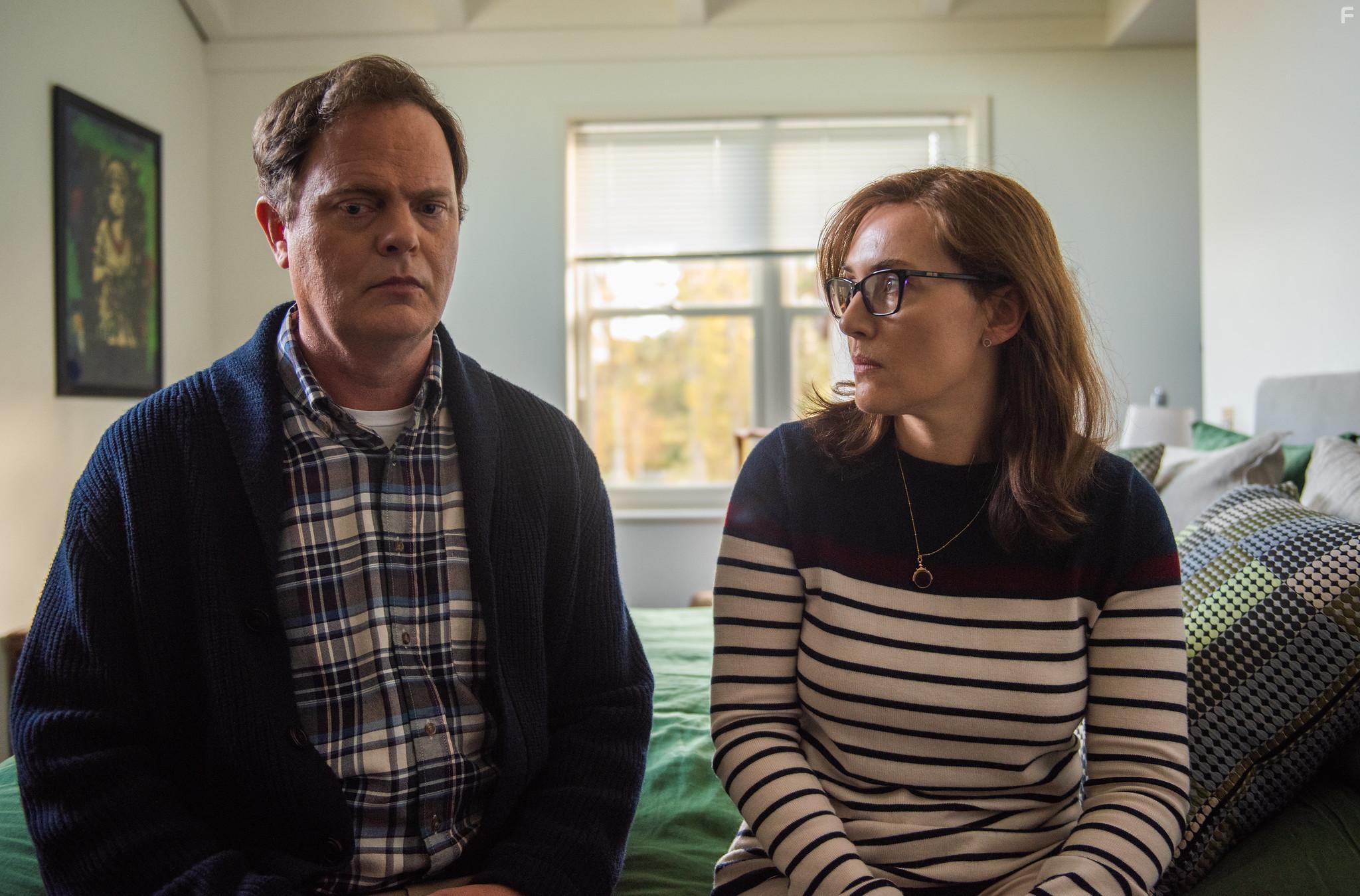 Kate Winslet and Rainn Wilson in Blackbird (2019)