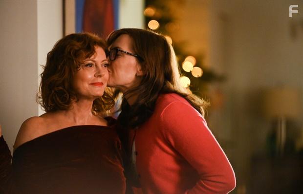 Susan Sarandon and Kate Winslet in Blackbird (2019)