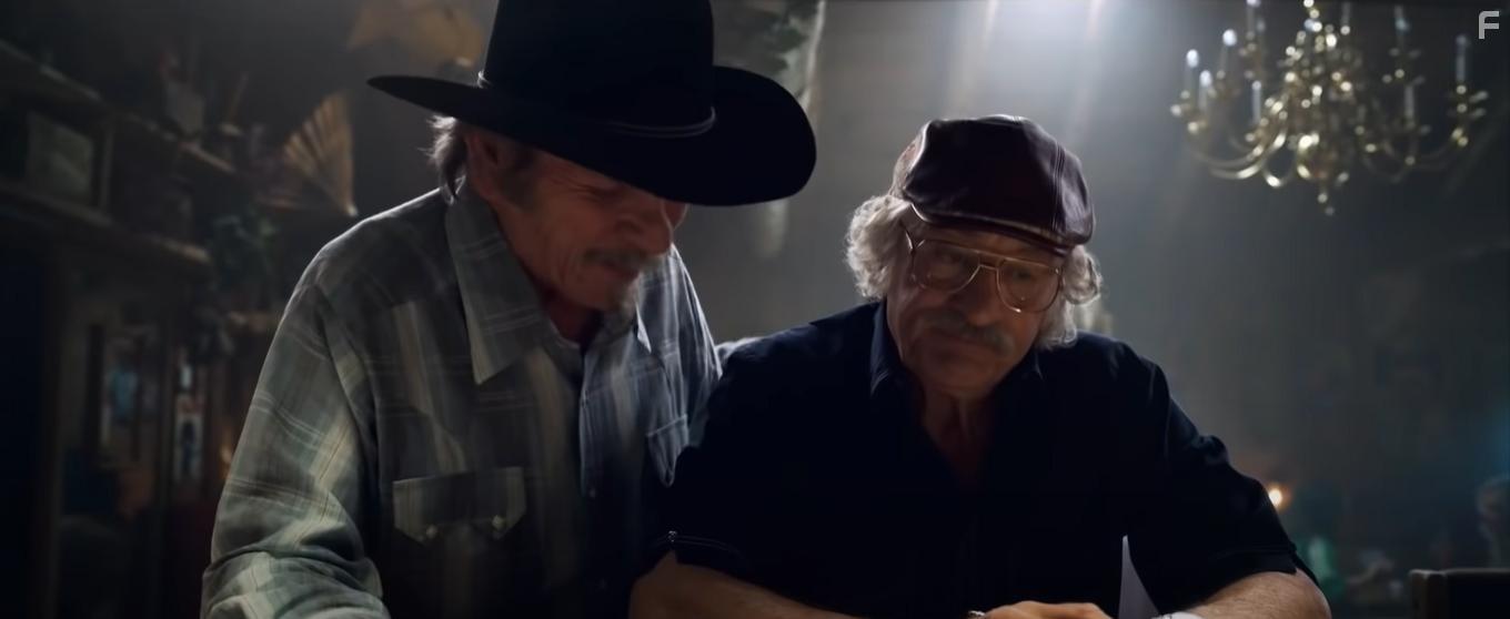 Robert De Niro and Tommy Lee Jones in The Comeback Trail (2020)