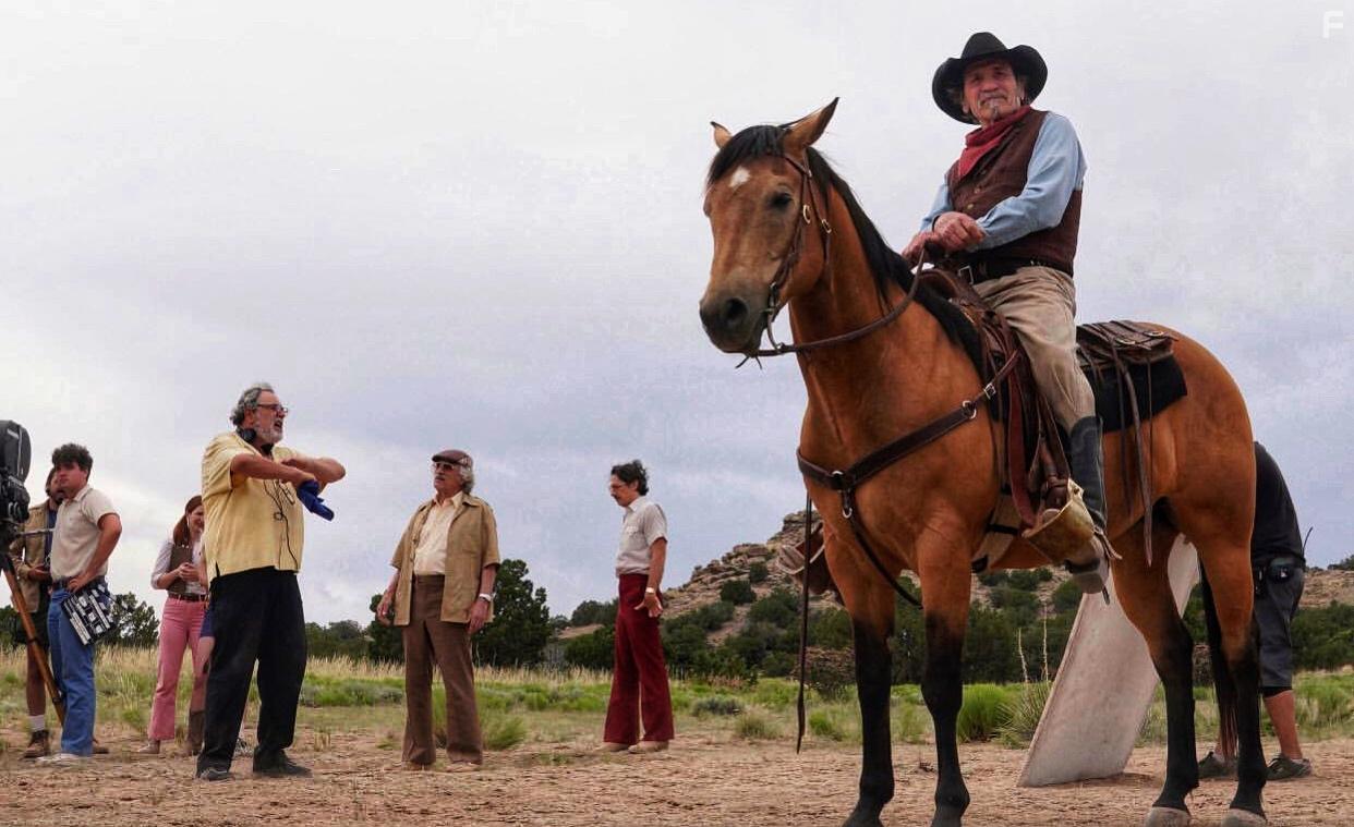 Tommy Lee Jones and George Gallo in The Comeback Trail (2020)