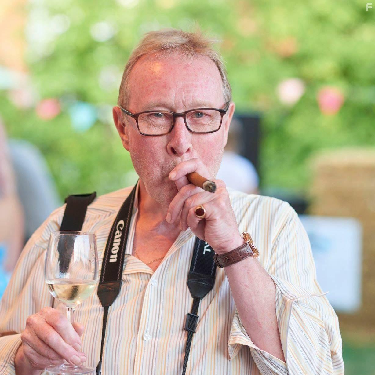 Blithe Spirit (2020)