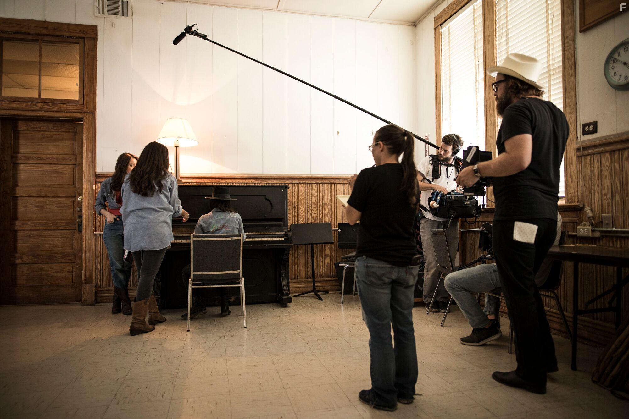 Josh David Jordan, Jessica Marie Jordan, Codi Putman, Misti Fields, and Greg Schroeder in This World Won't Break (2019)