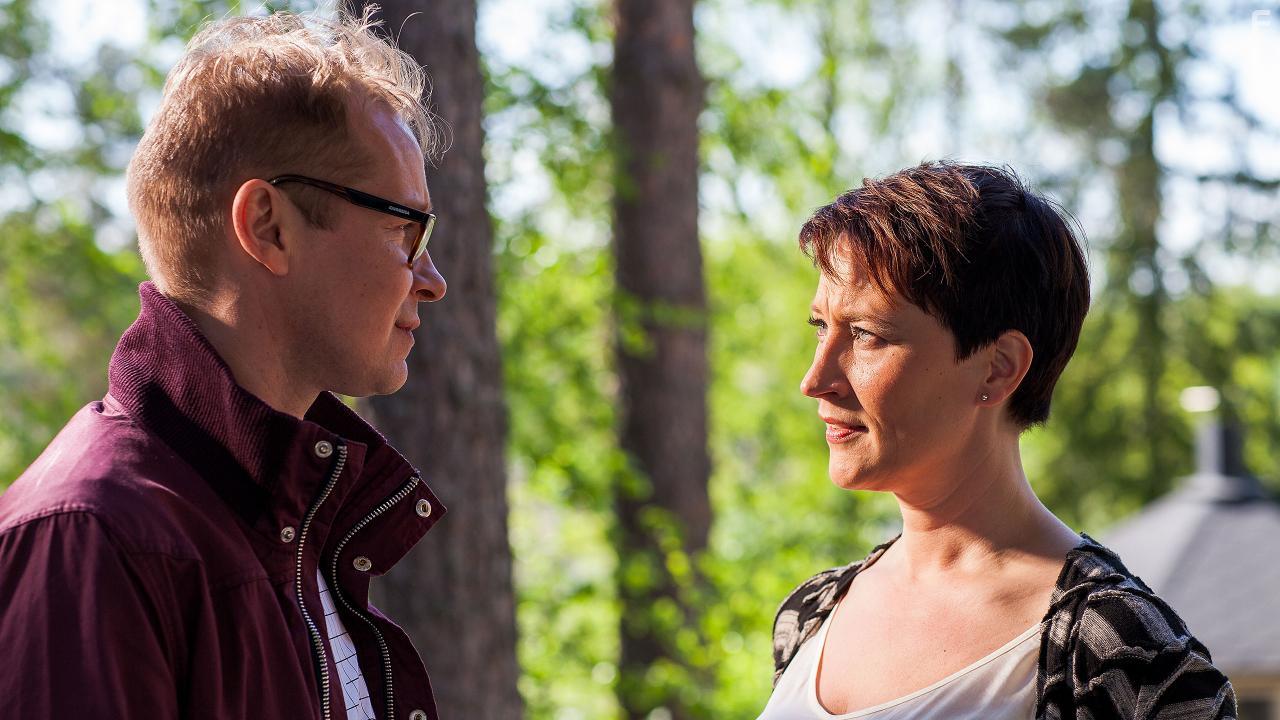 Wanda Dubiel and Niko Saarela in Mustat lesket (2014)