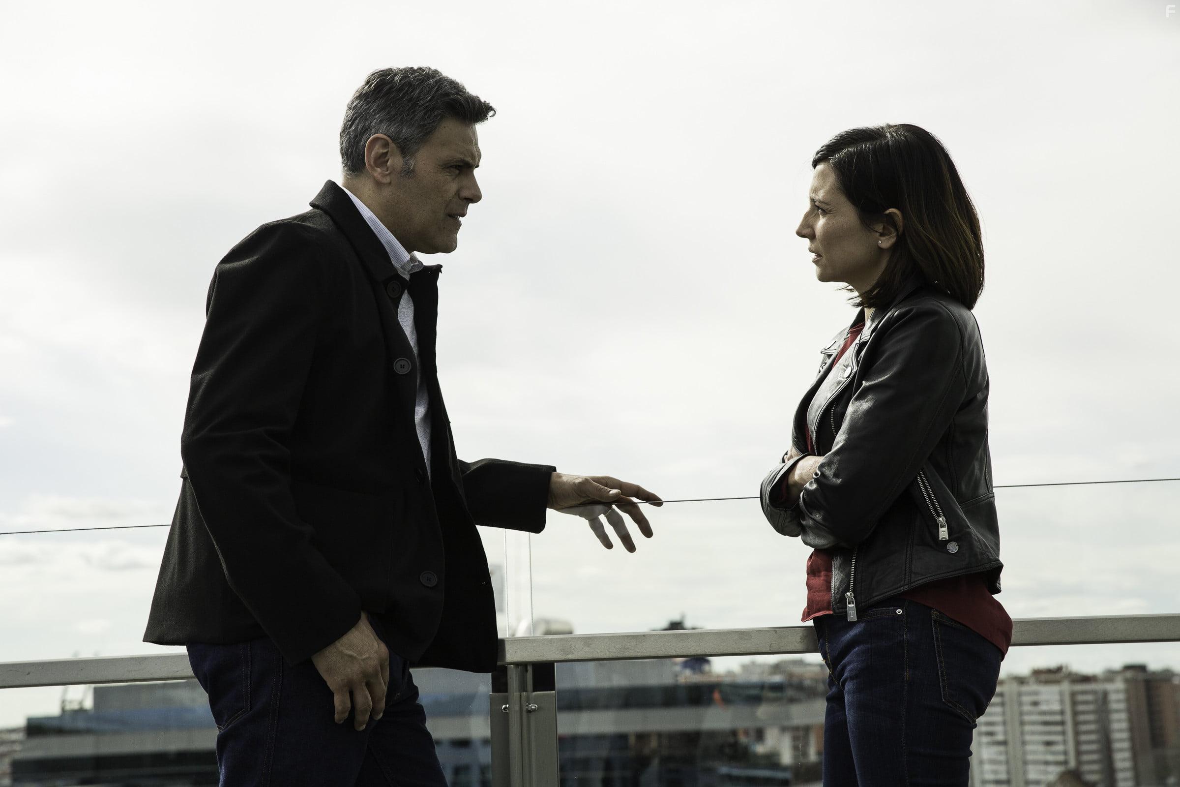 Roberto Enrquez and Marian lvarez in Todo por el juego (2018)