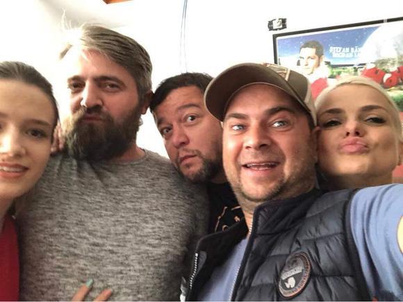 Cosmin Selesi, Alexa Tofan, Alin Panc, Alexandru Pop, and Catalina Grama in Pup-o, ma! (2018)