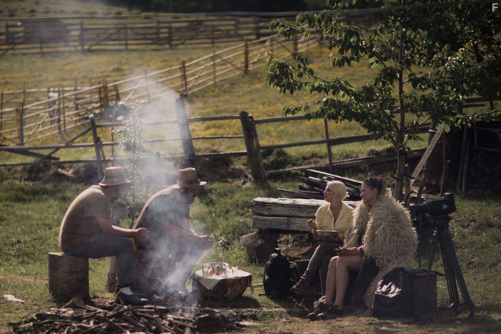 Alexa Tofan, Alin Panc, Alexandru Pop, and Catalina Grama in Pup-o, ma! (2018)