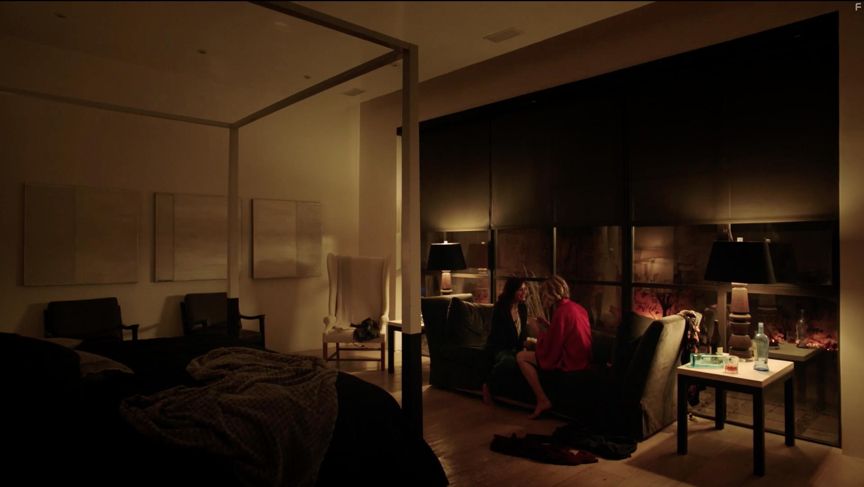 Brianne Davis and Carrie Wampler in The Surrogate (2020)