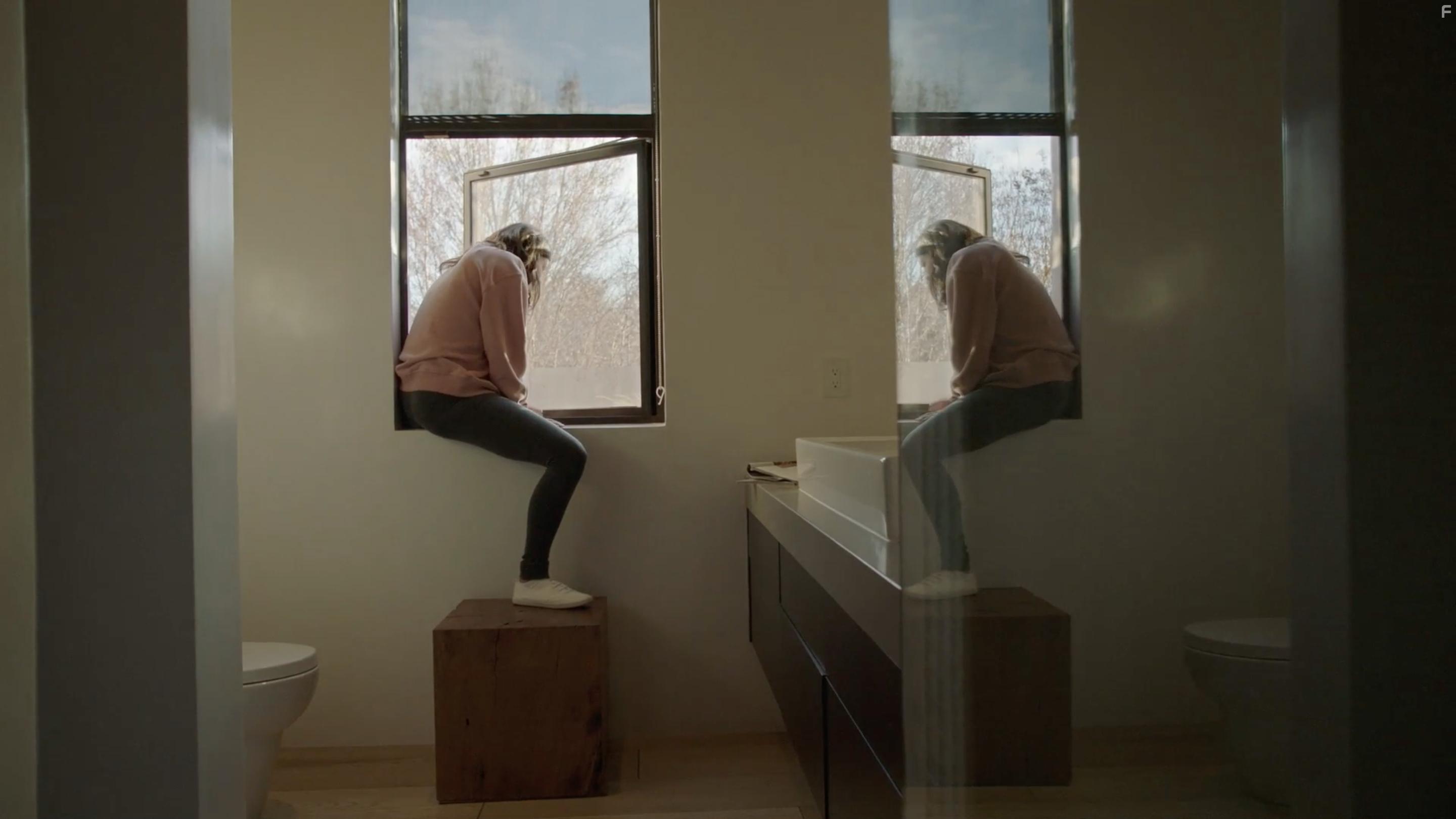 Carrie Wampler in The Surrogate (2020)