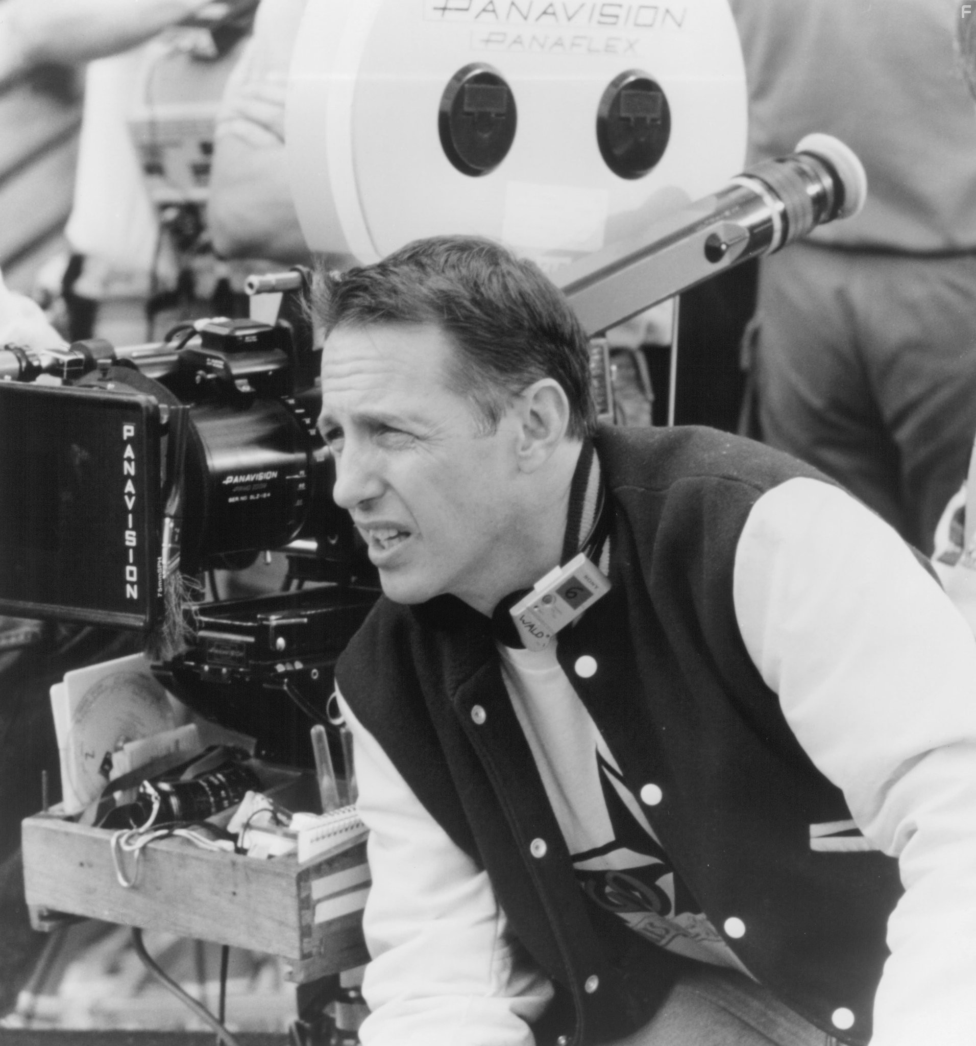 Dennis Dugan in Трудный ребёнок (1990)