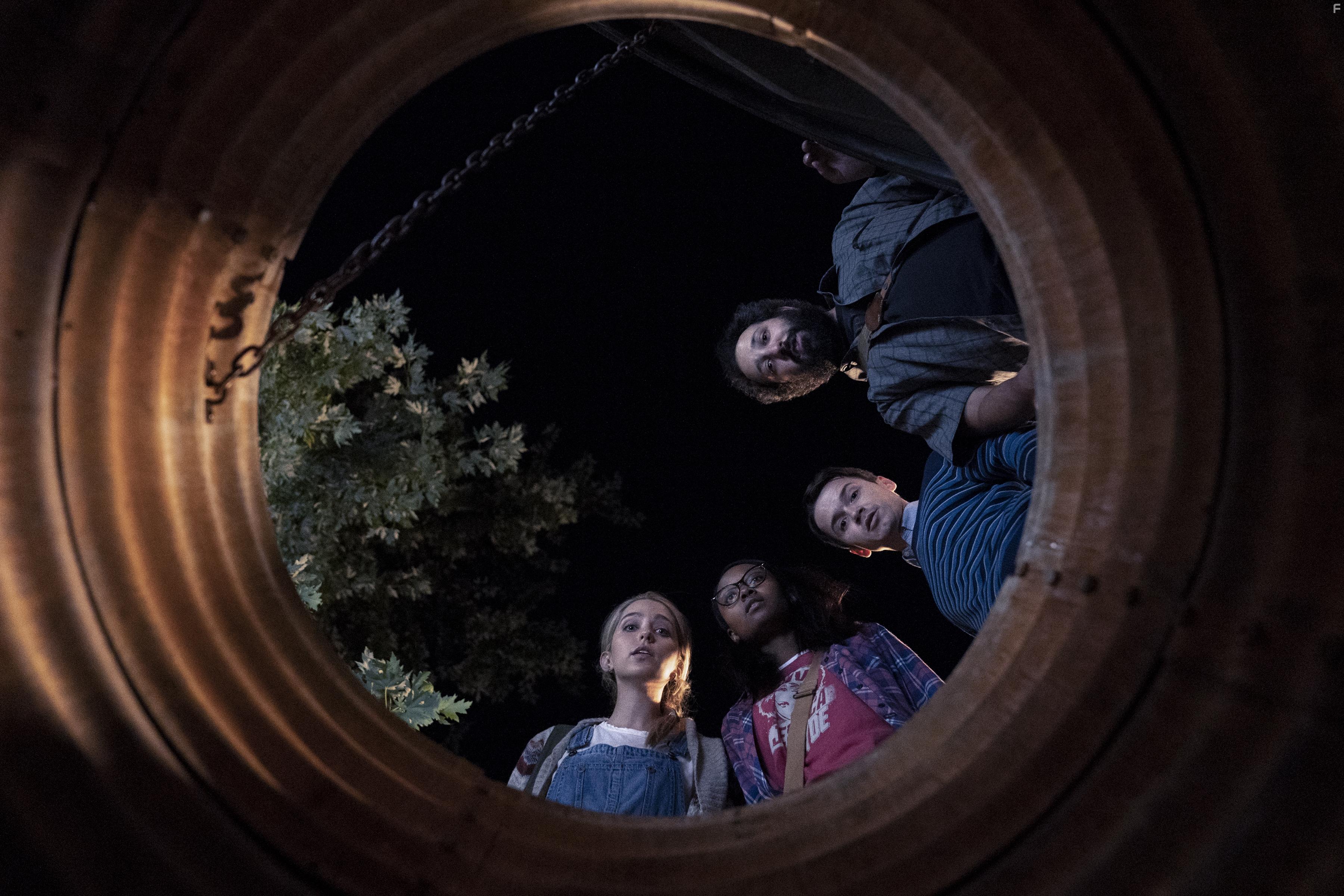 Dan Byrd, Jessica Rothe, Desmin Borges, and Ashleigh LaThrop in Utopia (2020)