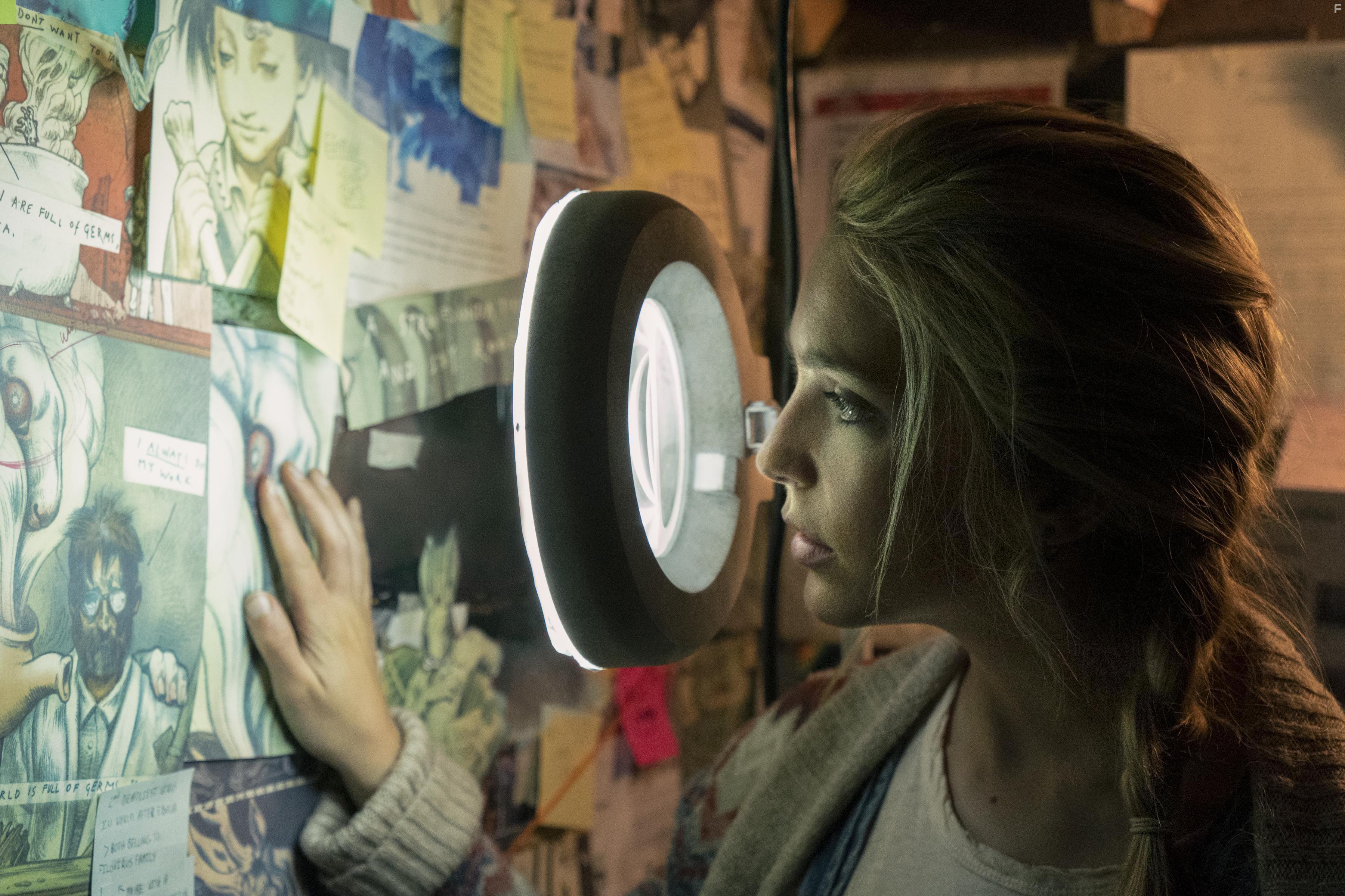 Jessica Rothe in Utopia (2020)