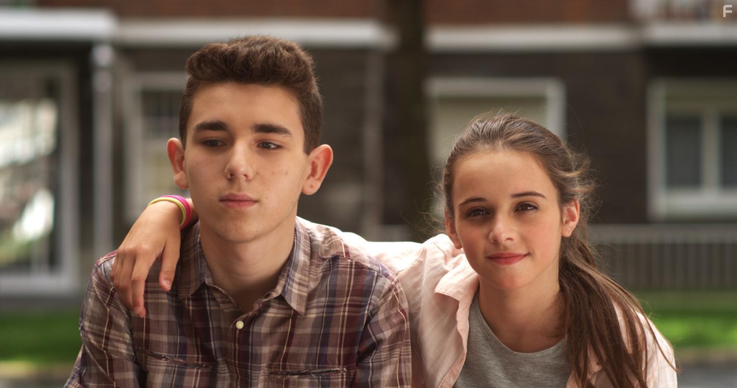 Ibai Alonso and Maria Muro in La tercera ley de Newton (2017)