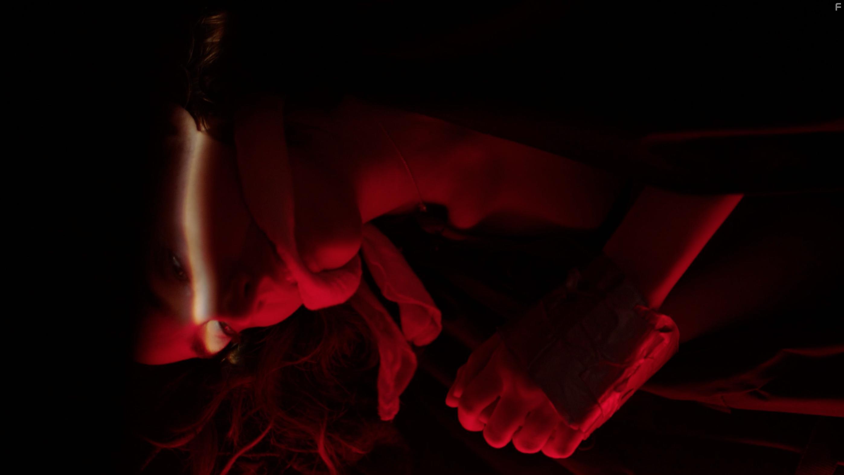 Cassie Howarth in Model Citizen (2020)