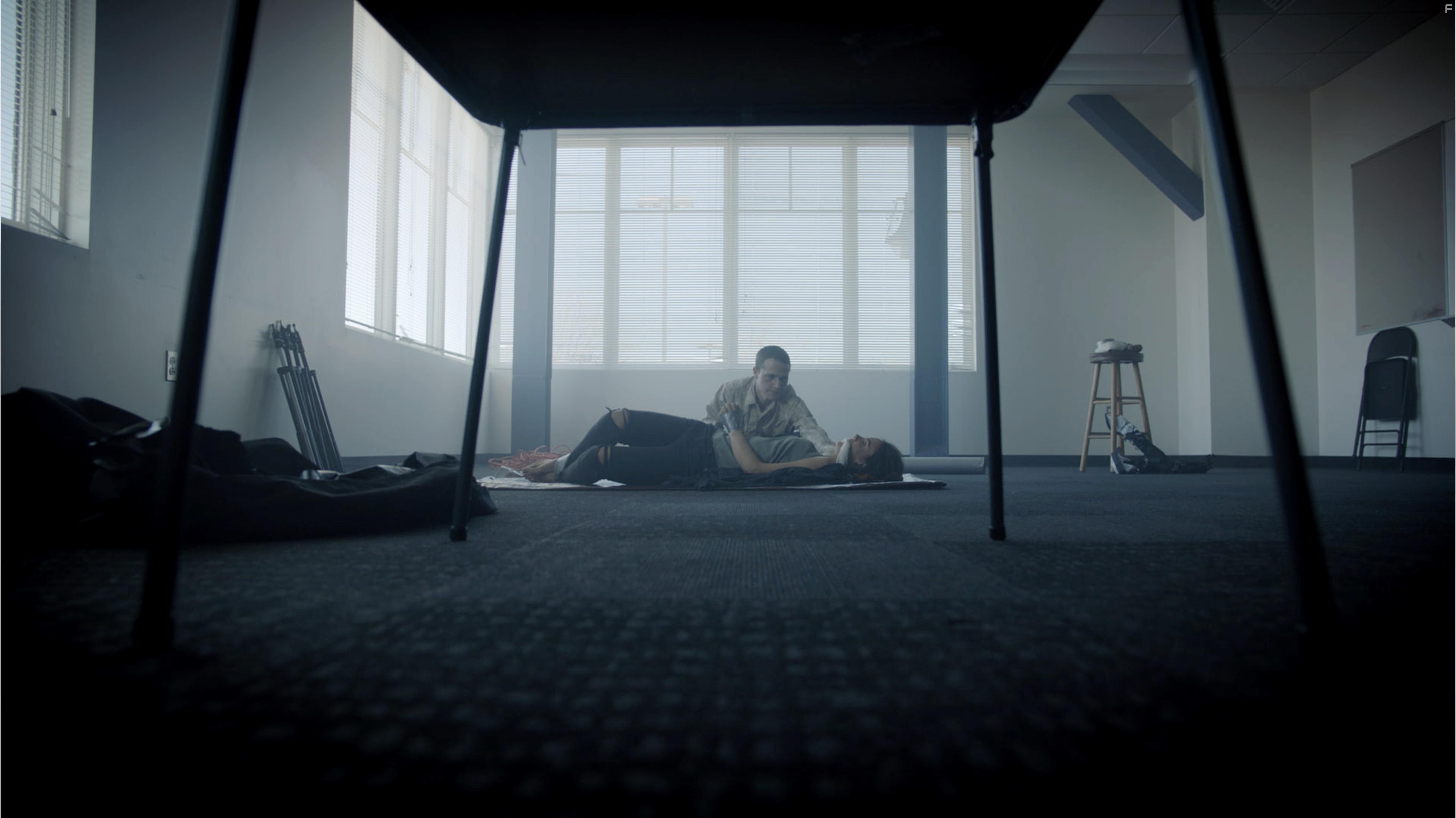 Shawn Pyfrom and Cassie Howarth in Model Citizen (2020)