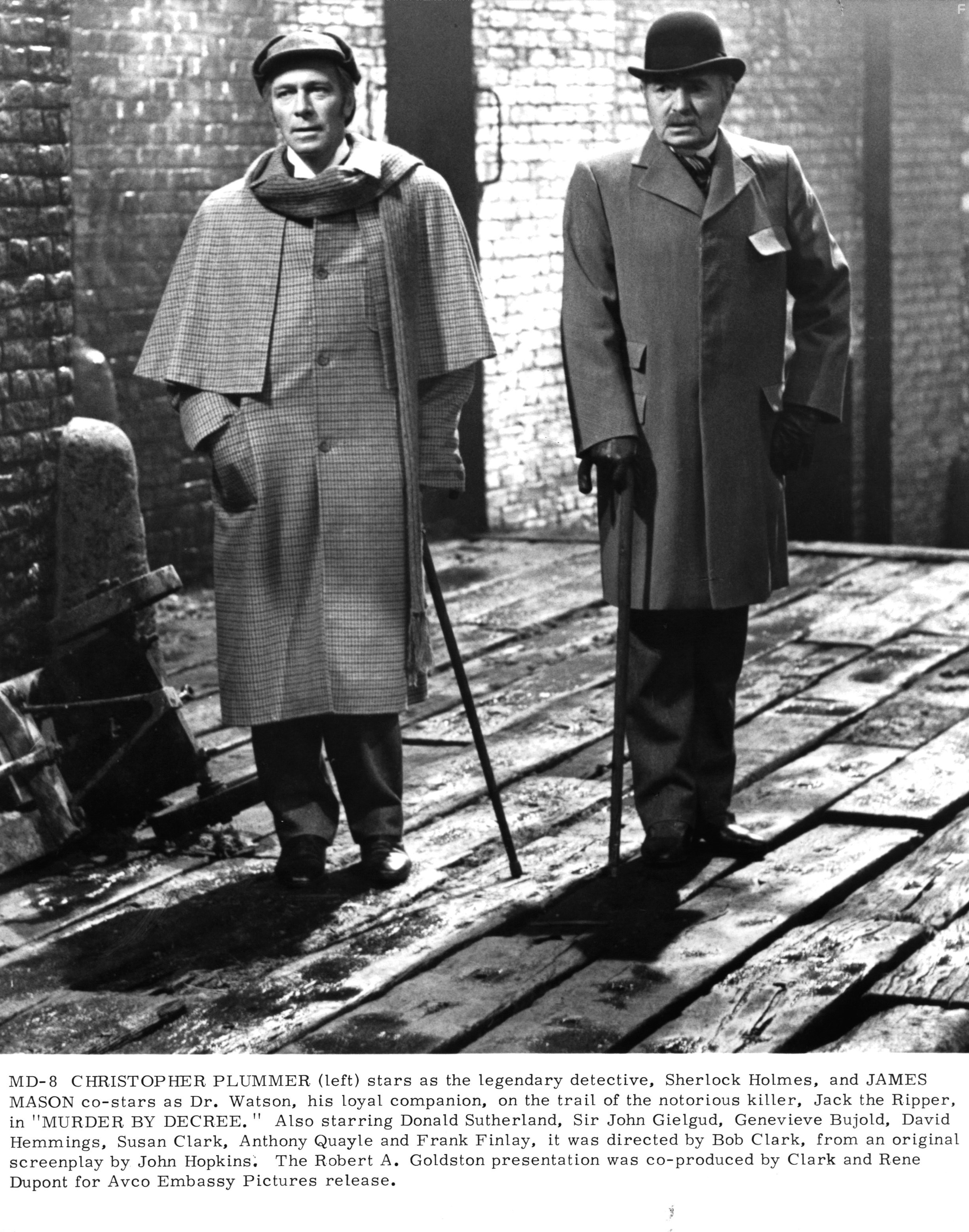 James Mason and Christopher Plummer in Убийство по приказу (1979)