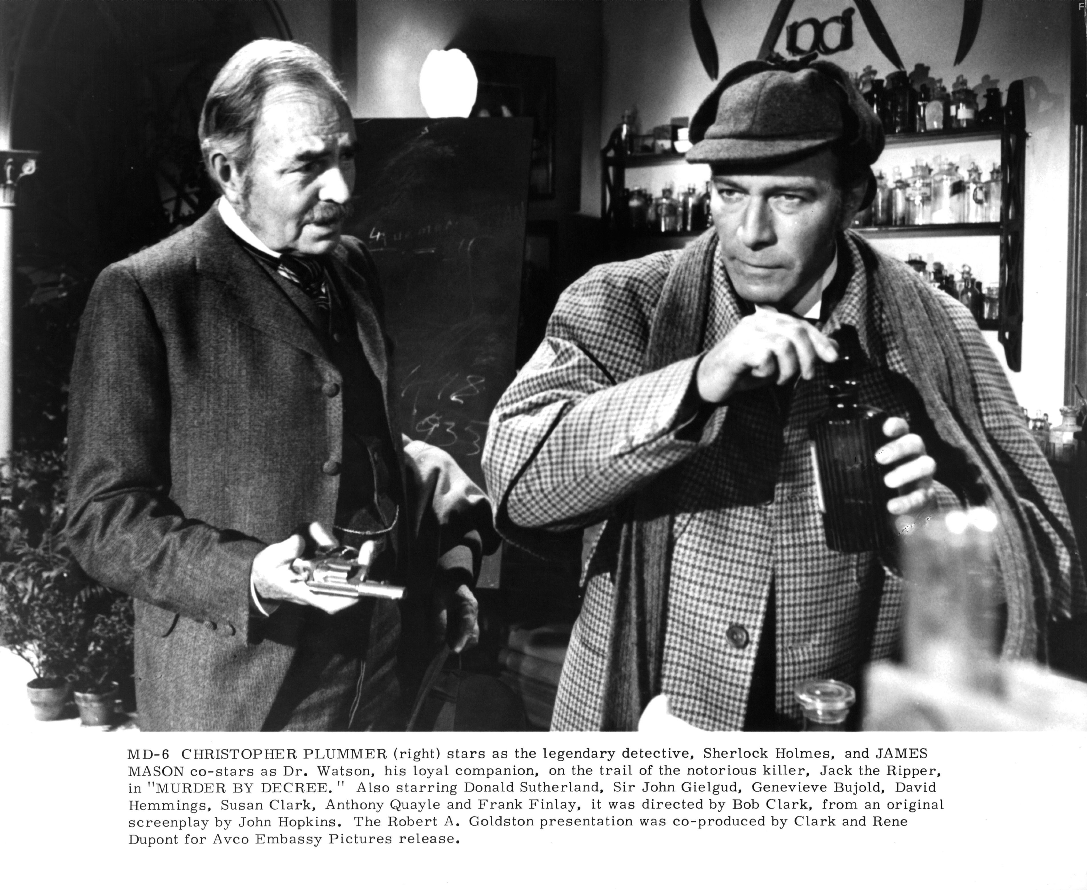 James Mason and Christopher Plummer in Убийство по приказу (1979)