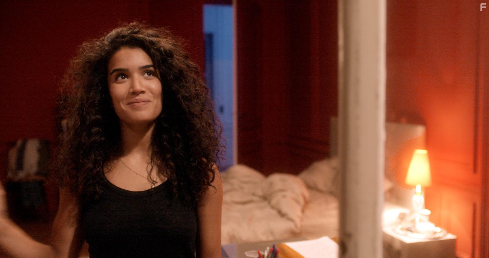 Sabrina Ouazani in Demi soeurs (2018)