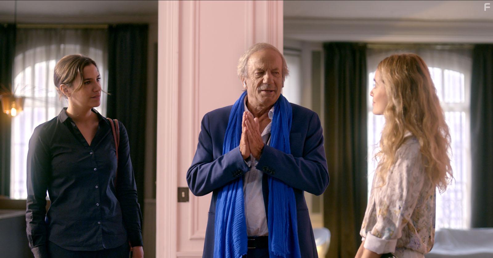 Patrick Chesnais, Alice David, and Charlotte Gabris in Demi soeurs (2018)