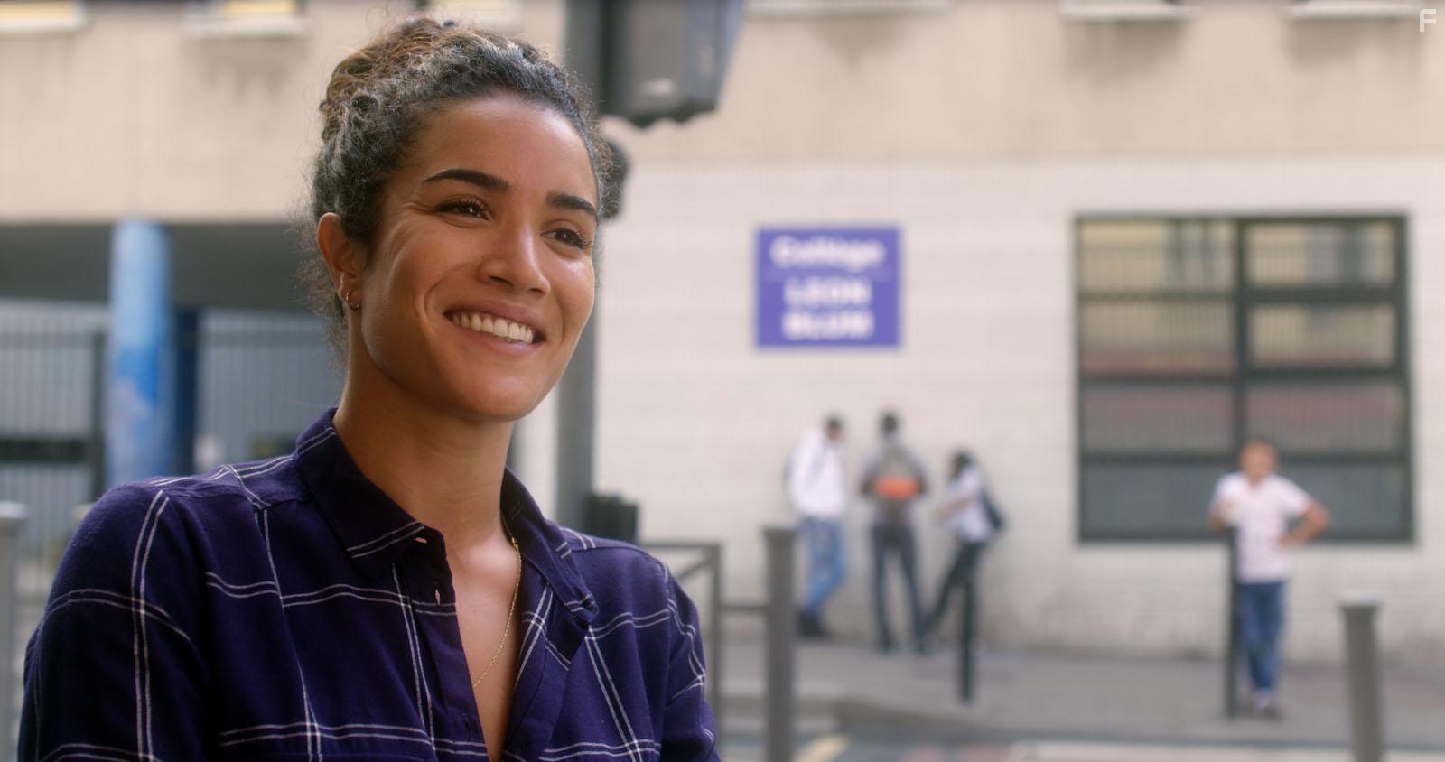 Sabrina Ouazani in Demi soeurs (2018)