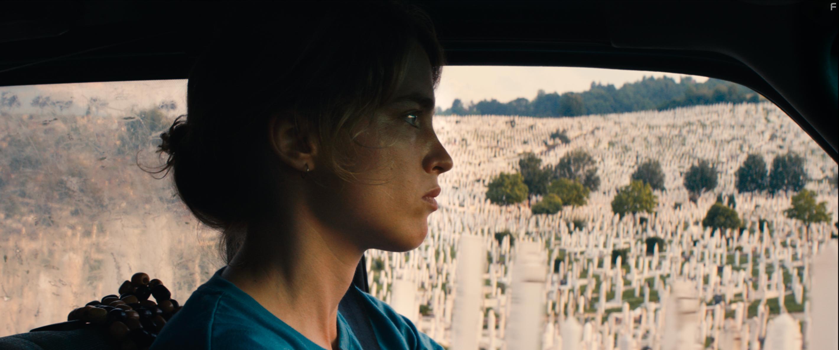 Adle Haenel in Les hros ne meurent jamais (2019)