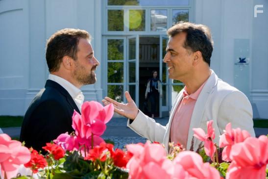 Jrgen Maurer and Michael Masula in Vorstadtweiber (2015)