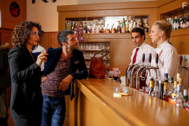 Xaver Hutter, Proschat Madani, Nina Proll, and Philipp Stix in Vorstadtweiber (2015)