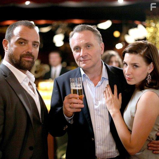 Jrgen Maurer, Bernhard Schir, and Martina Ebm in Vorstadtweiber (2015)